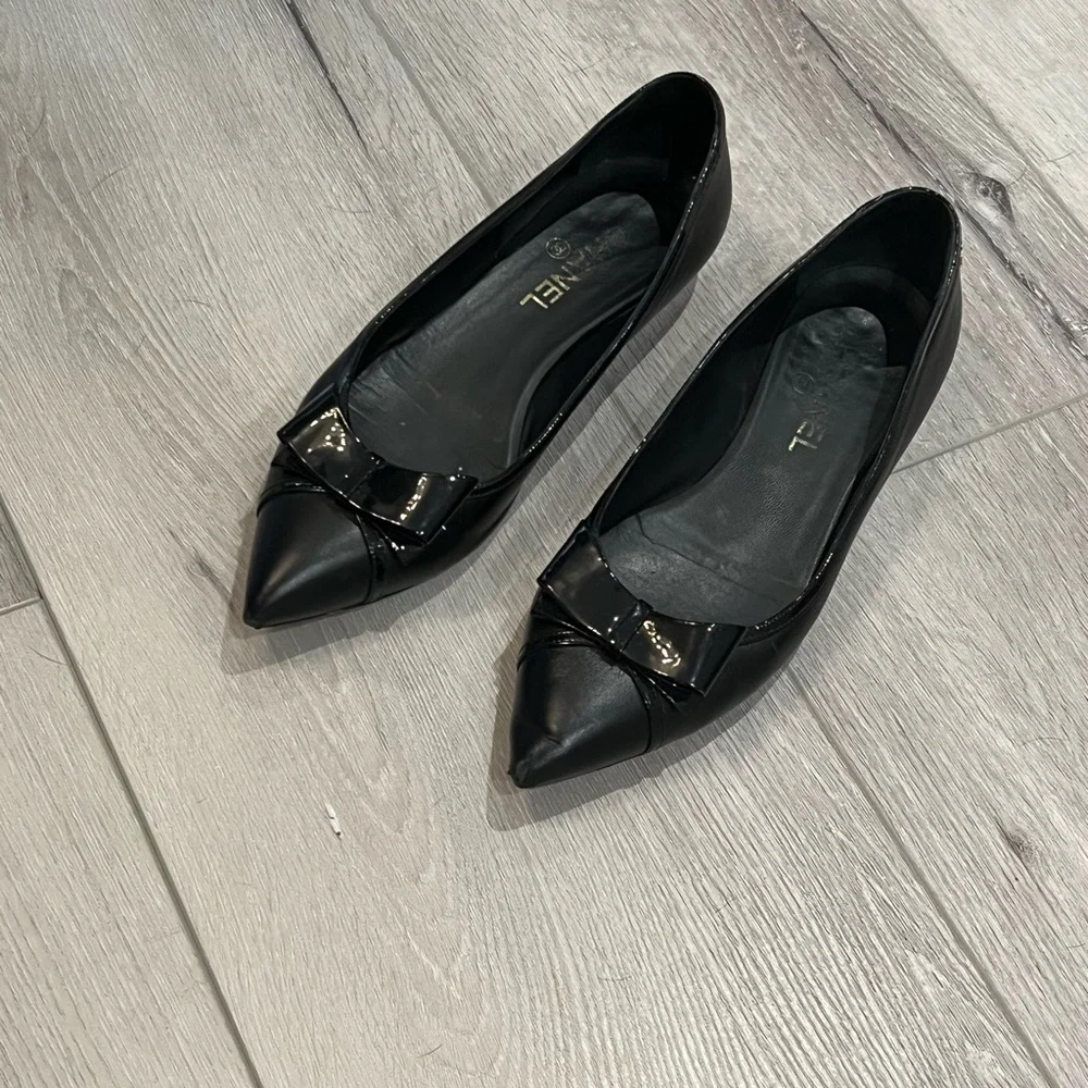 💕🥿 Black Chanel Flats, Size 39.5 - Picture 2 of 8